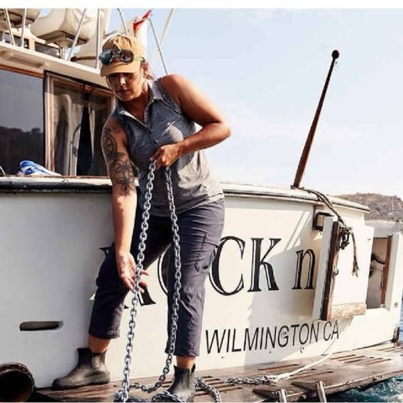 Duluth Trading Co. Women's Dry on the Fly Capris in Charcoal Gray Plus Size 18 - Picture 2 of 11